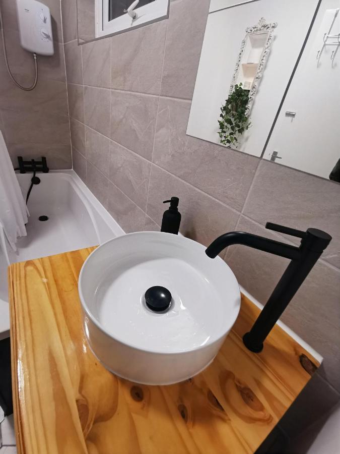 Peaceful House In The Heart Of Glasgow City, Close To Queen Elizabeth Hospital And Govan Subway, Free Private Parking Exteriör bild